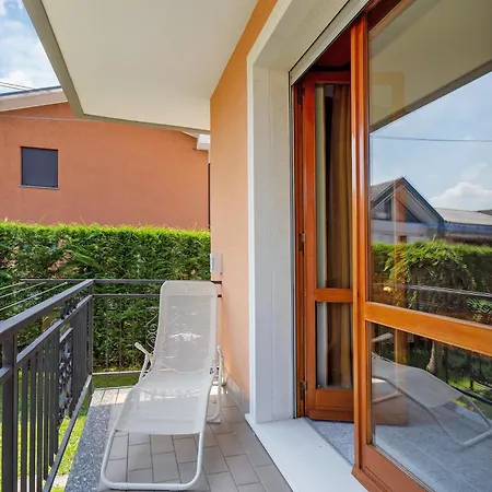 La Casa Dei Girasoli-lago Maggiore Feriehus
