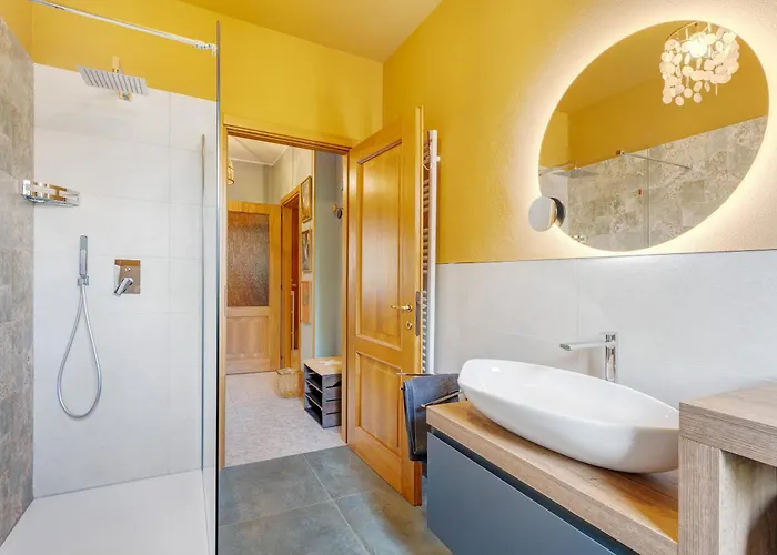 La Casa Dei Girasoli-lago Maggiore *